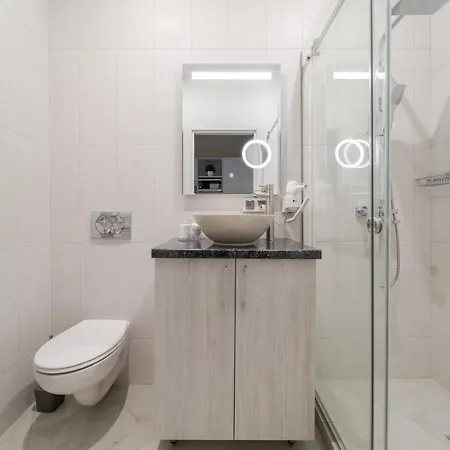 Luxury Flat In Downtown 2 Apartment Lviv Exterior photo